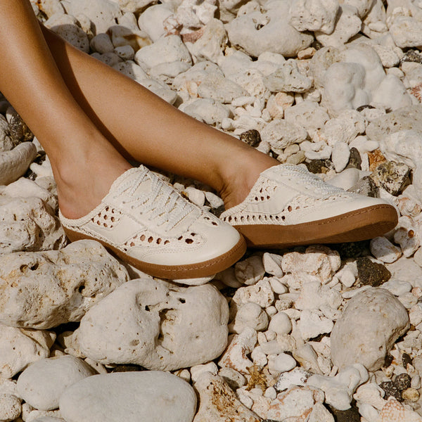 Dolce Vita Notice Slide Woven Off White – Simply Couture Boutique
